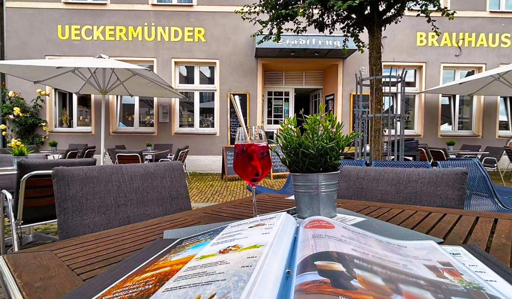 Hotel Am Markt & Brauhaus Stadtkrug Ueckermunde Luaran gambar