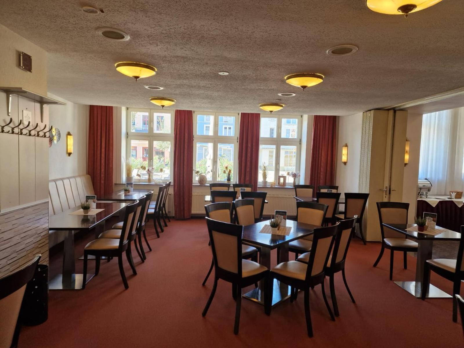 Hotel Am Markt & Brauhaus Stadtkrug Ueckermunde Luaran gambar
